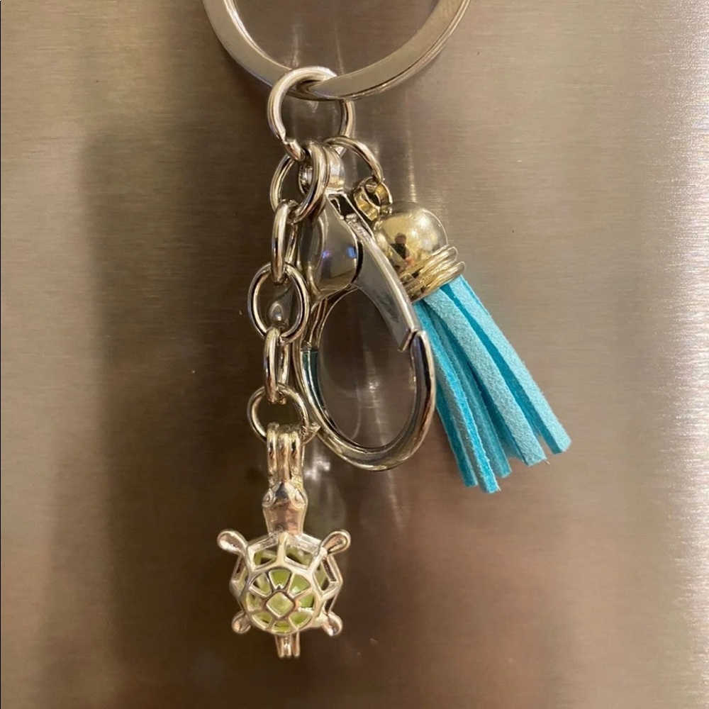 Turtle pendant keychain